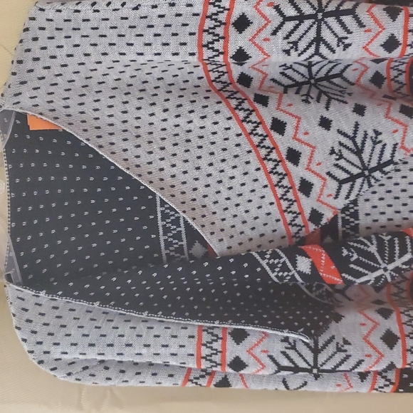 Winter cardigan with beautiful print - Picture 3 of 5